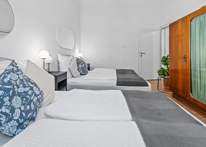 Monthly - 2br- 2-min Walk To Metro Meidling Apartamento *